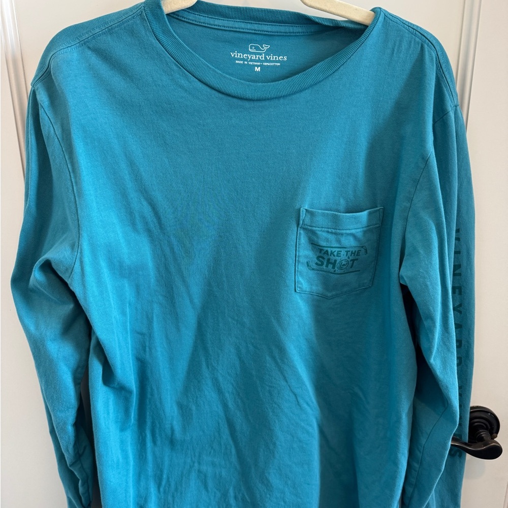 Vineyard Vines Men's larkspur Long Sleeve hockey Tee